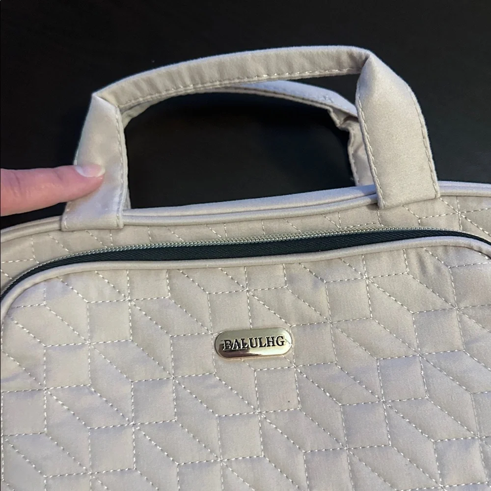 NWOT Quilted Light Pink Travel Hanging Organizer